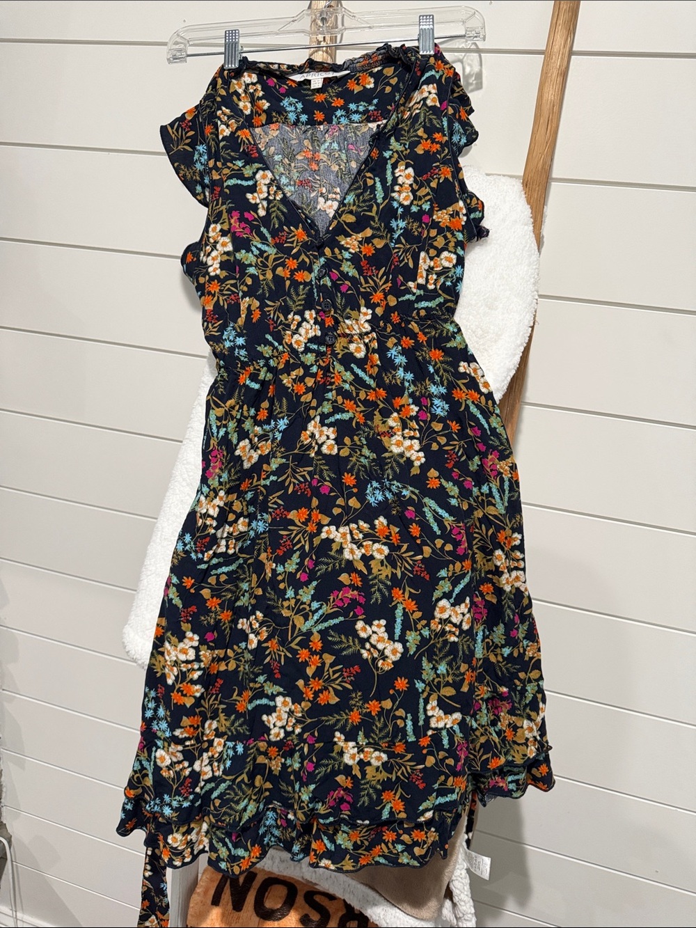 APRICOT Floral V-Neck Midi Dress
